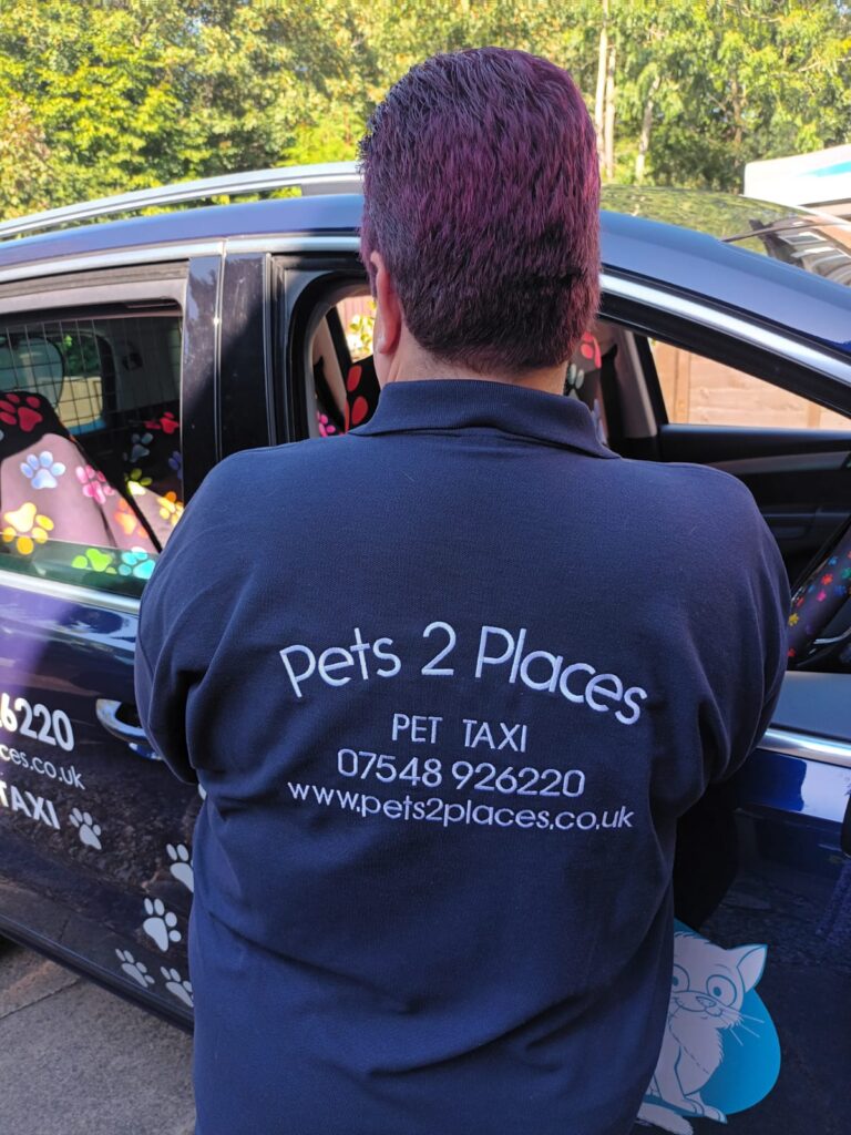 Pet taxi embroidered onto pet 2 places uniform